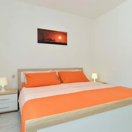 Apartment Veljko 100