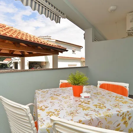 Apartment Veljko 100 *