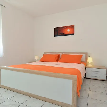 Apartment Veljko 100