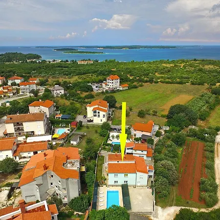 Apartment Veljko 100 *