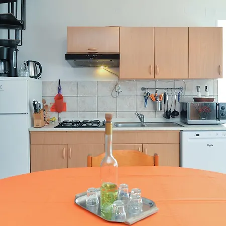 Apartment Veljko 100 *