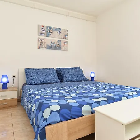 Apartment Veljko 100 Pula