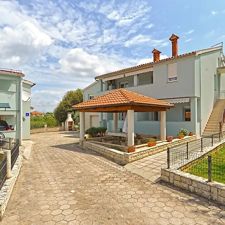 Apartment Veljko 100